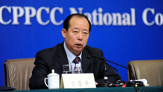 卞晋平委员回答记者提问