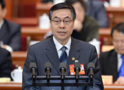 何丕洁代表3位委员发言