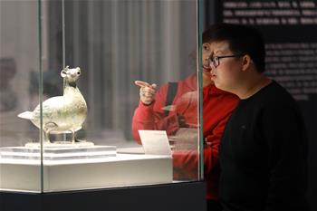 贵阳：博物馆里过节日