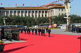 胡锦涛等同首都各界代表一起向人民英雄纪念碑敬献花篮