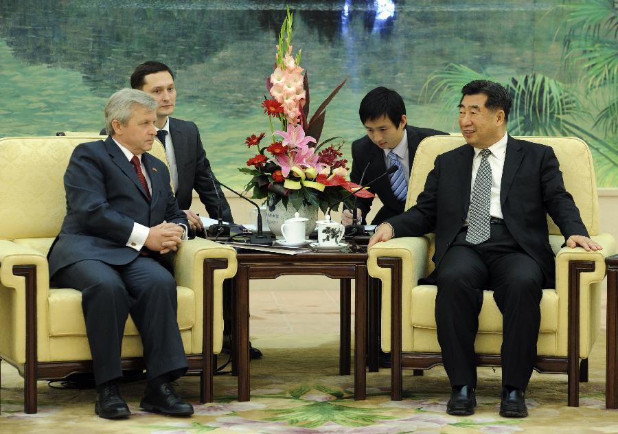 回良玉会见白俄罗斯副总理托济克