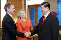 习近平会见美国总统特别代表国务卿克林顿和财长盖特纳