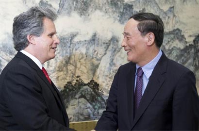 王岐山会见国际货币基金组织第一副总裁利普顿