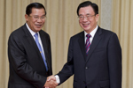 贺国强会见柬埔寨人民党副主席、政府首相洪森