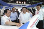 李克强参观信息化与工业化融合成果展