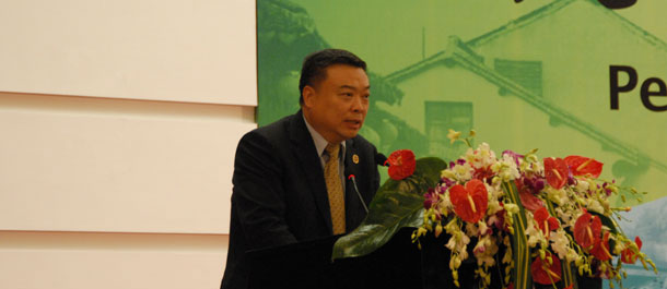 中促会常务副会长李进军宣读《致中非合作论坛第五届部长级会议建议书》