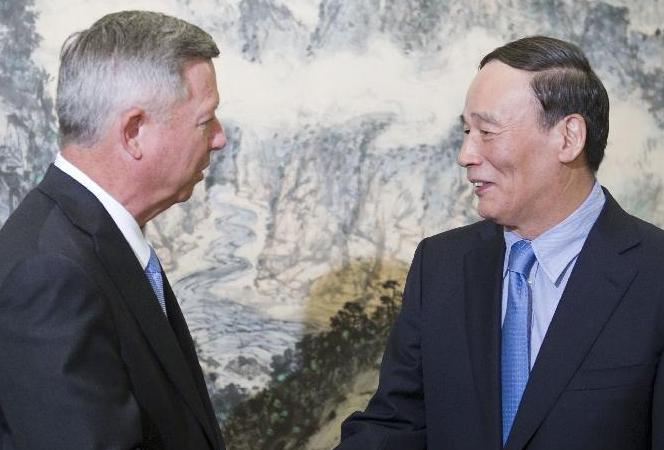 王岐山会见美国内布拉斯加州州长海涅曼