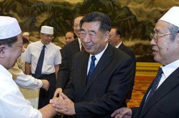 回良玉等出席&ldquo;欢度开斋佳节暨尊老敬老爱心行动&rdquo;主题茶话会