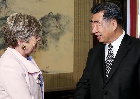 回良玉会见联合国拉美经委会执行秘书巴尔塞纳