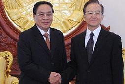 溫家寶會見寮國國家主席朱馬利