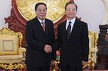 温家宝会见老挝人民革命党总书记、国家主席朱马利
