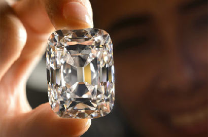 76克拉巨钻拍得逾亿人民币 近年豪钻拍卖闪瞎眼球