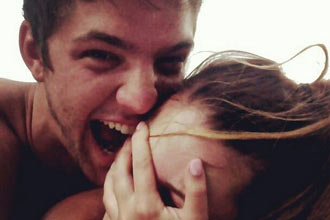 火箭高帅富女友自曝床照 高潮迭起秀身姿[组图]