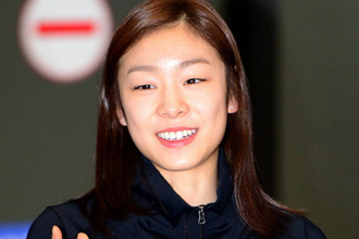 金妍儿夺冠回国数百记者围堵人气高（组图）