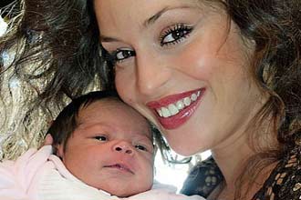 巴神女儿照片首曝光 女友怒斥其分娩期偷情[组图]