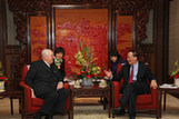 王岐山会见英国怡和集团主席凯瑟克爵士