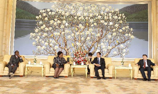 刘淇会见出席中非农业合作论坛外方代表