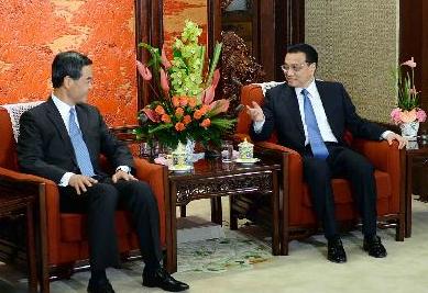 李克强会见梁振英、崔世安