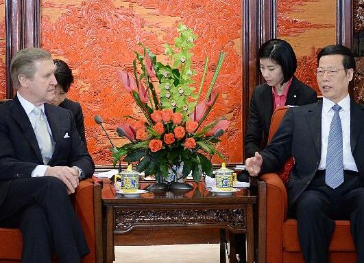 张高丽会见美国前国防部长科恩