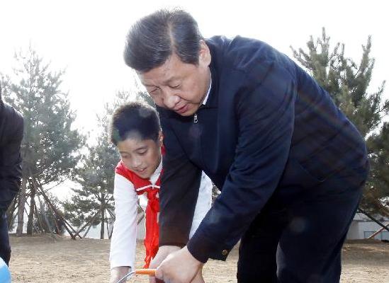 党和国家领导人参加首都义务植树活动