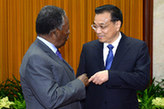 李克强会见赞比亚总统萨塔