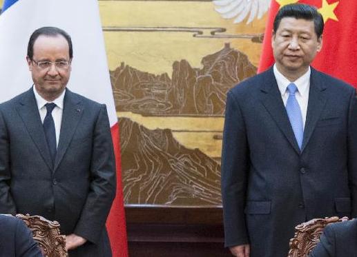 习近平与奥朗德共同出席签字仪式