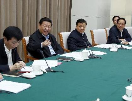 习近平同全国劳动模范代表座谈并发表重要讲话