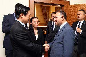 刘奇葆会见土耳其副总理博兹达