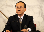 发布会主持人王胜洪