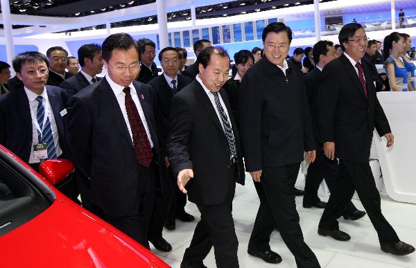 张德江参观2010年北京国际汽车展览会