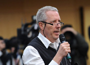 德国新闻社记者提问