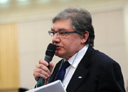 俄罗斯塔斯社记者提问