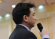 日本朝日新闻记者提问