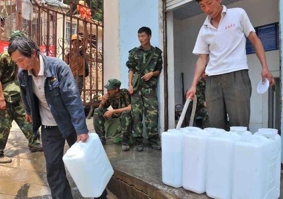喝的水有了、用的水来了：震中龙头山镇逐步恢复供水