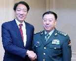 范長龍會見新加坡副總理張志賢