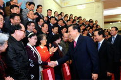 刘云山会见出席中国国际文化交流中心成立30周年纪念大会代表并参观展览