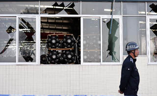 广东佛山：车间清洗引发爆燃 已致17死33伤(组图)