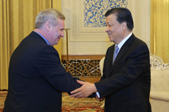 刘云山会见芬兰社民党代表团