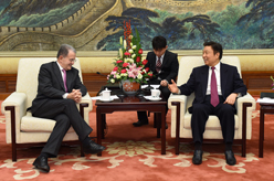 李源潮会见欧盟委员会前主席、意大利前总理普罗迪