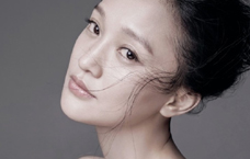 心灵契合 周迅华服配搭出爱意