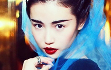 张辛苑&ldquo;恃美行凶&rdquo; 哥特风极致魅惑