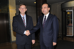 孙政才会见斯洛文尼亚总理、现代中间党主席采拉尔