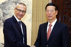 张高丽会见美国进步中心前总裁波德斯塔