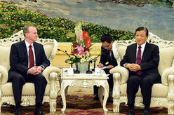 刘云山会见白俄罗斯总统办公厅代表团