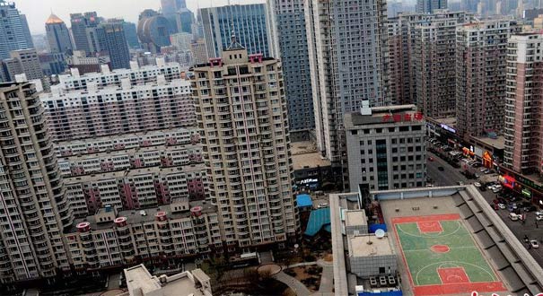 沈阳一高层建天台篮球场 拉风帅气引围观