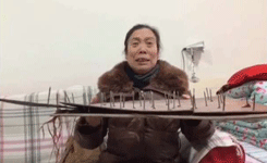 郑州：拆迁户遭&ldquo;白衣鬼&rdquo;和滚钉板逼迁 警方介入