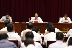 张高丽出席京津冀及周边地区大气污染防治协作机制会议并讲话