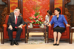 刘延东会见美国马里兰州州长拉里&middot;霍根