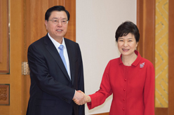 张德江会见韩国总统朴槿惠