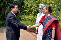 张德江会见索尼娅&middot;甘地和辛格